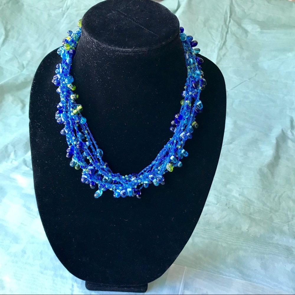 multitone blue beaded 19” necklace